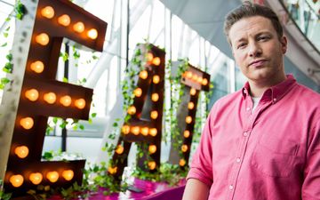 Jamie Oliver wants to ban school bake sales (and for a good reason)