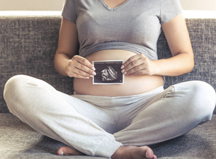 Mum-to-be gets nasty comments after ‘terrifying’ ultrasound pic