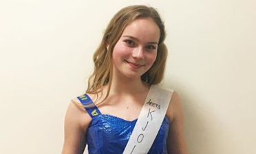A 14-year-old girl made her own prom dress from IKEA bags and it’s beautiful
