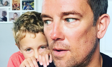 Fan sends incredible gift to widowed father Simon Thomas