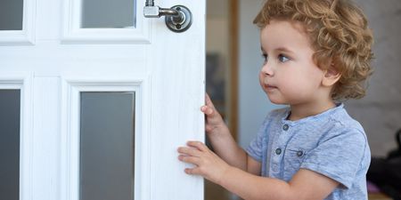 Parents are critical about this ‘child-safe’ doorknob in a doctor’s office