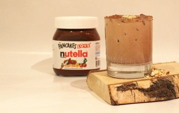 There’s a delicious chocolate-y Nutella cocktail and we need to make it ASAP