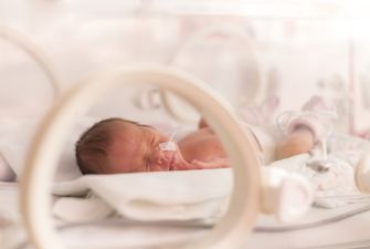 Babies of older dads more likely to be premature and to be in intensive care