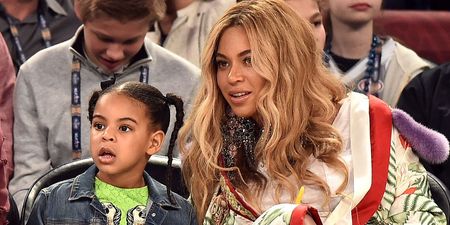 People reckon Beyonce is pregnant over what she did on stage this week
