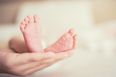 These photos of the first hour of a newborn’s life will make you sob