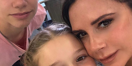 Victoria Beckham’s birthday cake was totally made up of fruit… and looked delish
