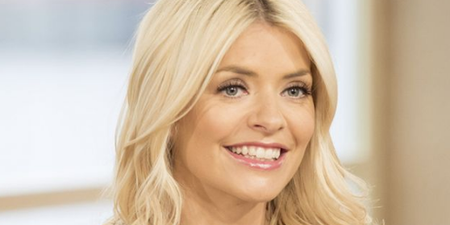 Holly Willoughby is wearing €50 Zara trousers today and we love them