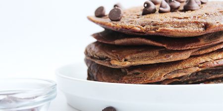 Gluten-free & refined sugar-free double chocolate pancakes – because Saturday