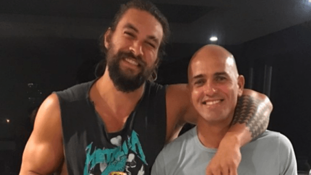 This husband didn’t want his wife to take a photo with Jason Momoa without him
