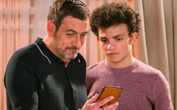 Corrie’s Alex Bain has split up with his 16-year-old pregnant girlfriend