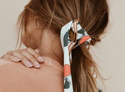 3 super-easy way to give your mum-bun a stylish upgrade for summer