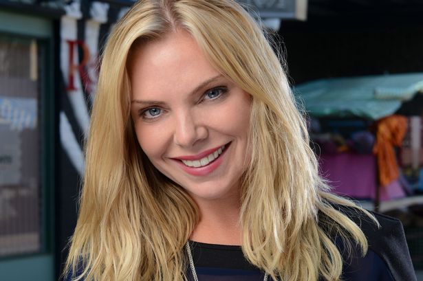 Samantha Womack just got rid of her trademark blonde hair and looks stunning