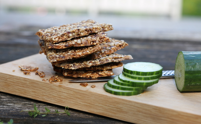 These super-easy homemade cracker breads are healthy, low-carb and really addictive