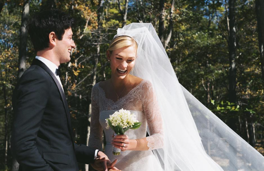 Karlie Kloss just revealed a stunning, never-before-seen detail on her wedding dress