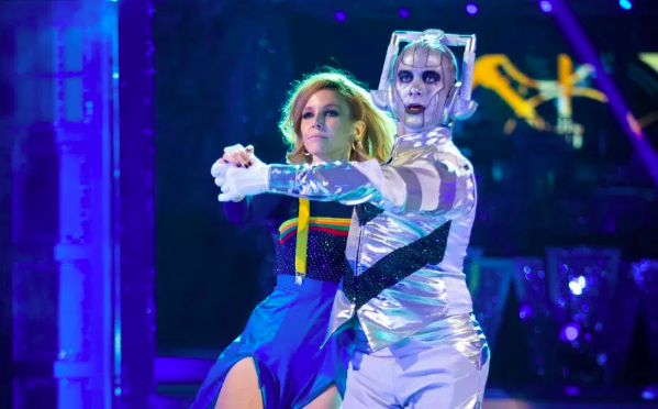 Stacey Dooley gives update on injury ahead of Strictly this week