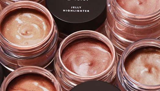 This stunning (and affordable) beauty brand just launched a JELLY highlighter
