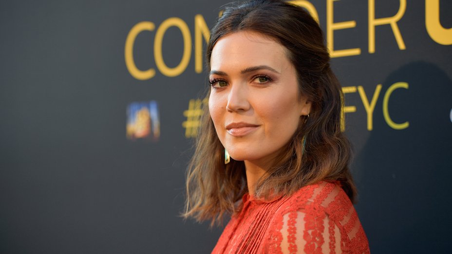 Mandy Moore just got married, and her dress was so unusual (but STUNNING)