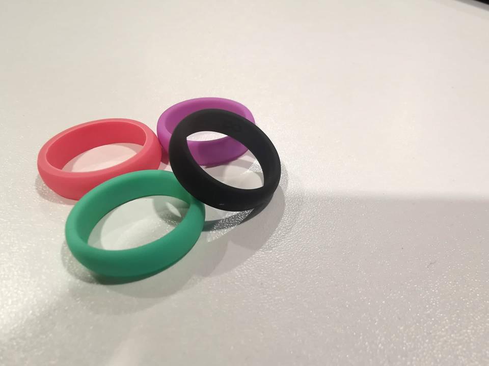 Fingers swelling during pregnancy? These alternative wedding rings might be for you