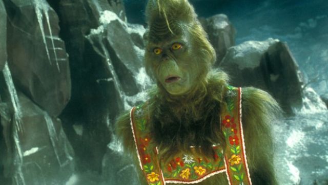 This woman gifted The Grinch an onion and his reaction is absolutely priceless