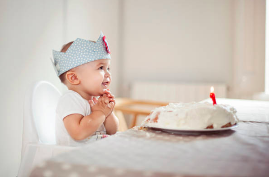 Mum bakes one-year-old daughter birthday cake… but it looks like something else