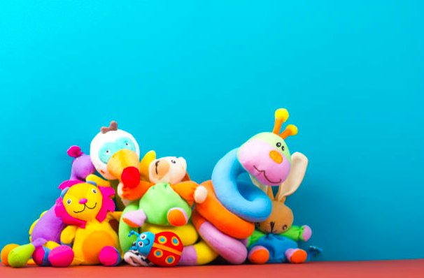 Toddlers are happier with fewer toys, study finds