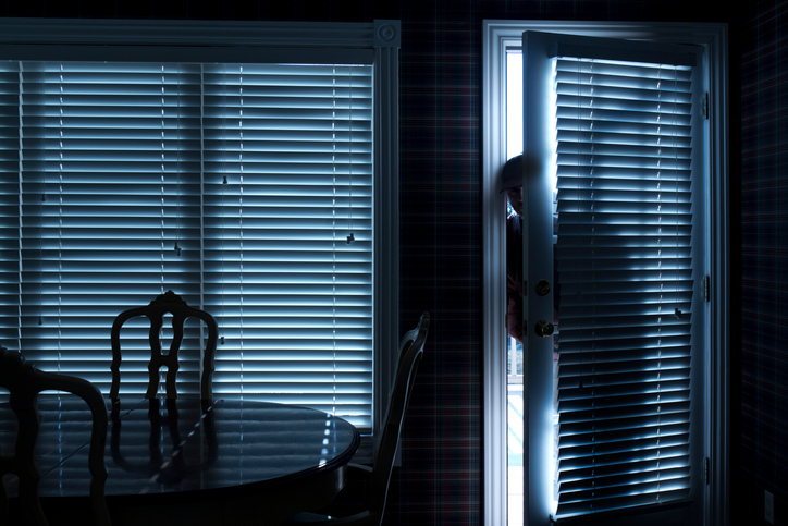 Apparently, burglars are using this simple trick to see if your home is empty