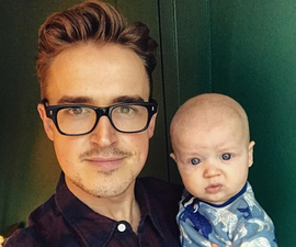 Tom and Giovanna’s youngest gets his first experience of the sea in family holiday and it’s adorable