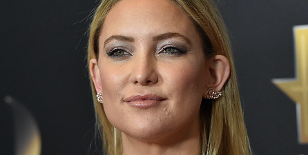 A photo of Kate Hudson bottlefeeding her baby is causing a heated debate on Instagram