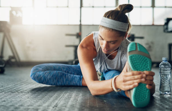 Woman kicked out from the gym because her top was too revealing (it wasn’t)
