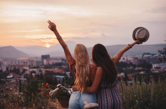 Holidaying with friends is officially better for your health than holidaying with family