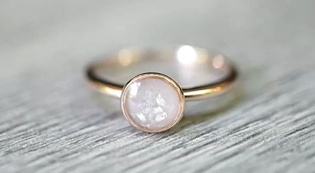 Breastmilk jewellery store