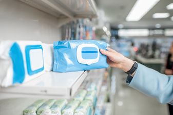 Scientists have identified a link between the use of baby wipes and food allergies in kids