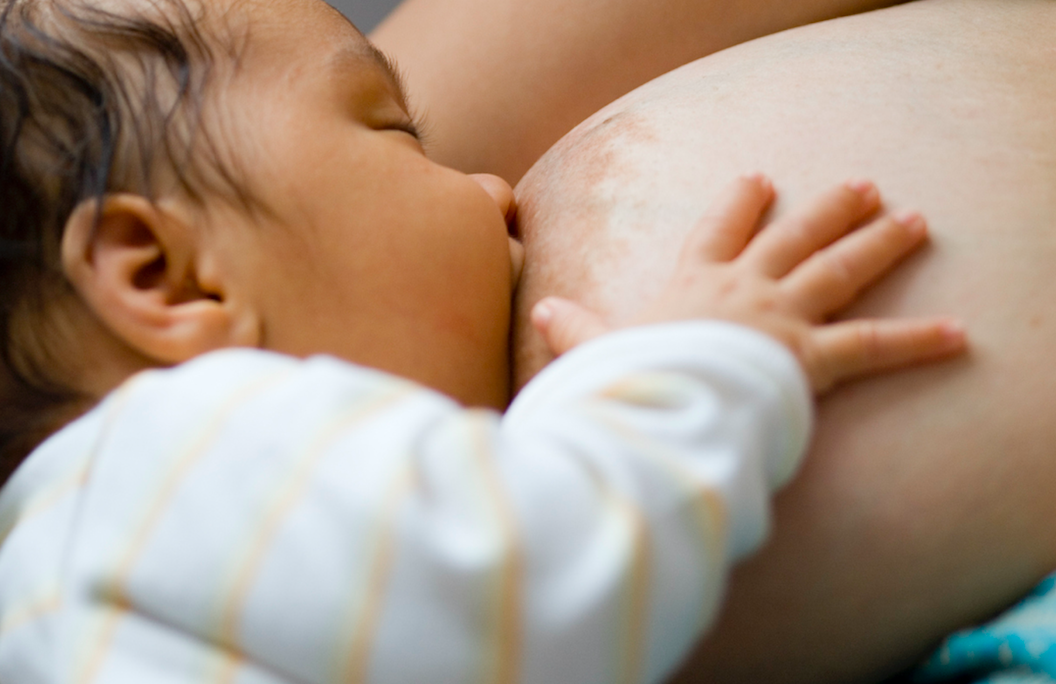 10 IRL struggles only breastfeeding mums will be able to relate to