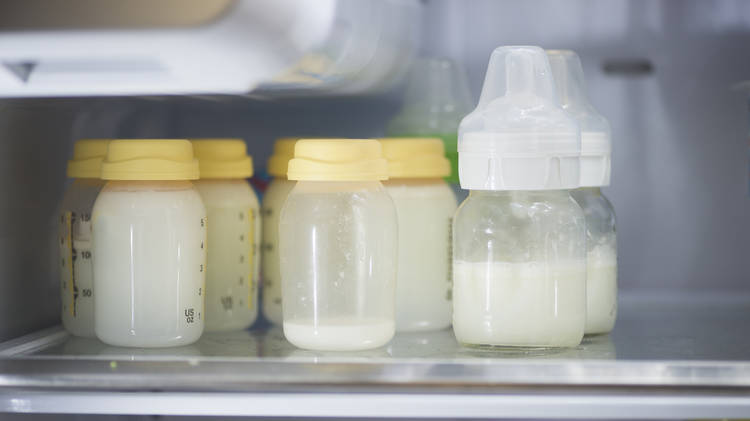 ‘Rule of 5’: What every breastfeeding mum needs to know about storing pumped milk