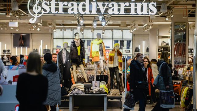 We have found the jeans of our dreams in Stradivarius for only €30