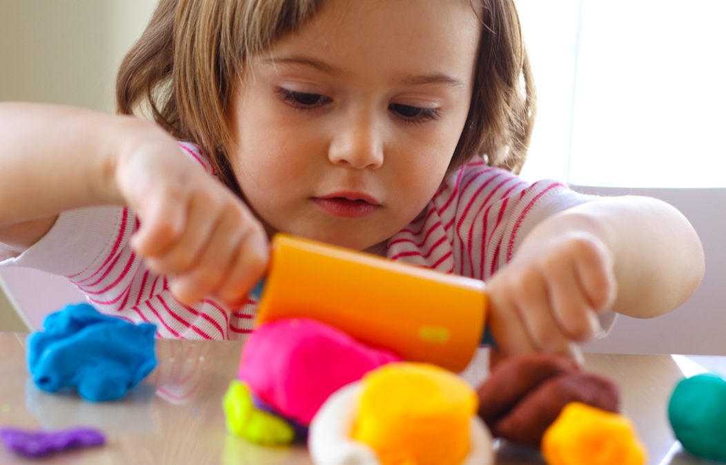 5 easy indoor crafts for toddlers that won’t make too much of a mess