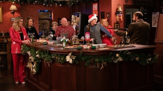 Coronation Street fans devastated as two characters die in Christmas siege