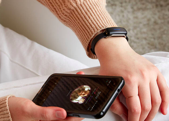 You can now get long distance touch bracelets to let your loved one know you’re thinking of them