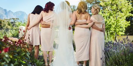 Bride asks bridesmaid to dye her hair for the wedding to avoid clashing with the “colour scheme”