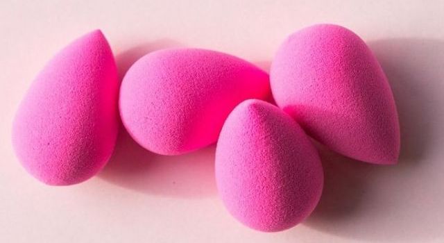 Mrs Hinch beauty blender cleaning hack