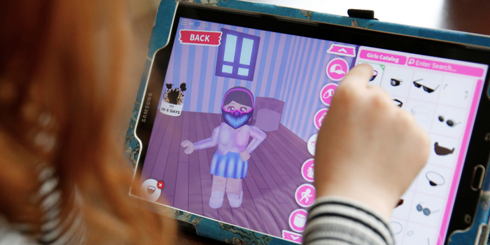 Is Roblox Safe for Kids? Here's What the Experts Have to Say