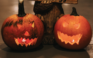 Midwives use pumpkins to demonstrate what 10 cm dilated looks like – and yikes