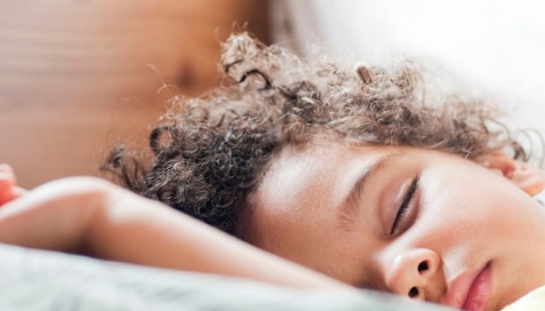 navigate kids' sleep when the clocks go back