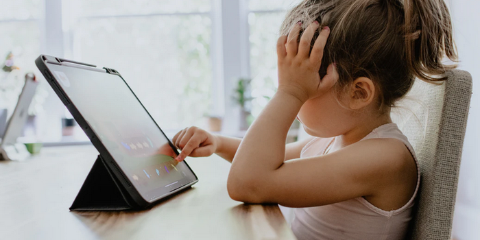 parents stressed over kids' screen time