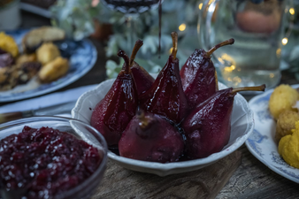 Recipe: Red Wine Poached Pears that would go perfectly with Christmas dinner