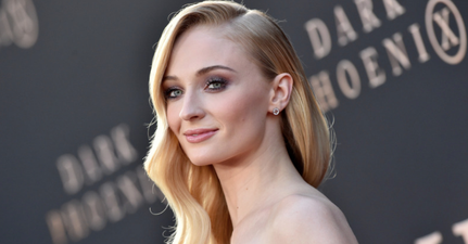 Sophie Turner: “If I can wear a mask to give birth, then you can wear a mask at Walmart”