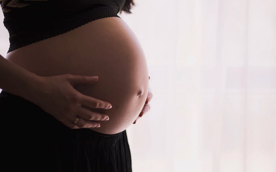 Pregnant women warned not to have the Moderna COVID vaccine