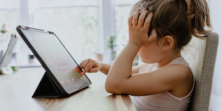 Young children who watch screens several times a day are more prone to aggressive behaviour