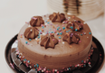 Trust me, you’ll never cut cake the same way again after seeing this TikTok trick