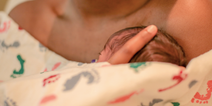 Immediate skin-to-skin with mother after birth can save 150.000 premature babies every year